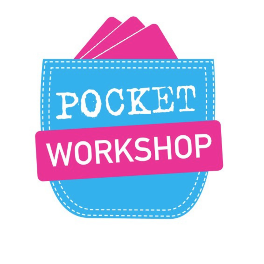 Logo von Pocket Workshop mit einer blauen Hosentasche, in der drei rosafarbene Zettel stecken.